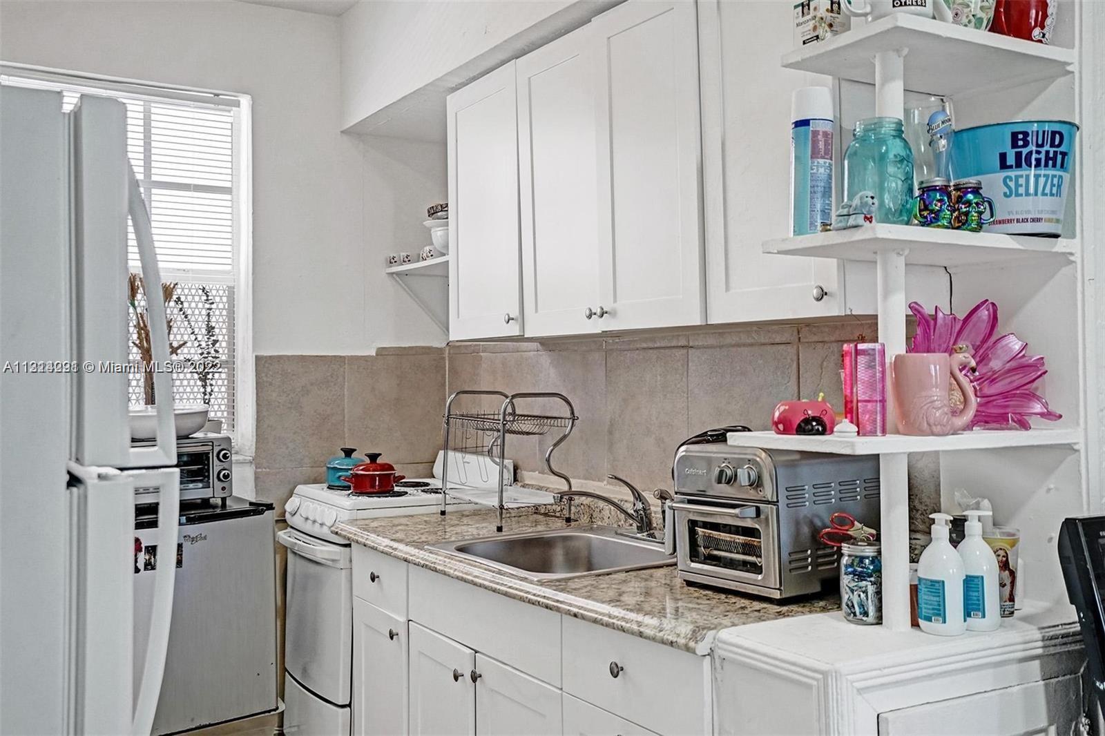6860 Abbott Ave Unit: 3