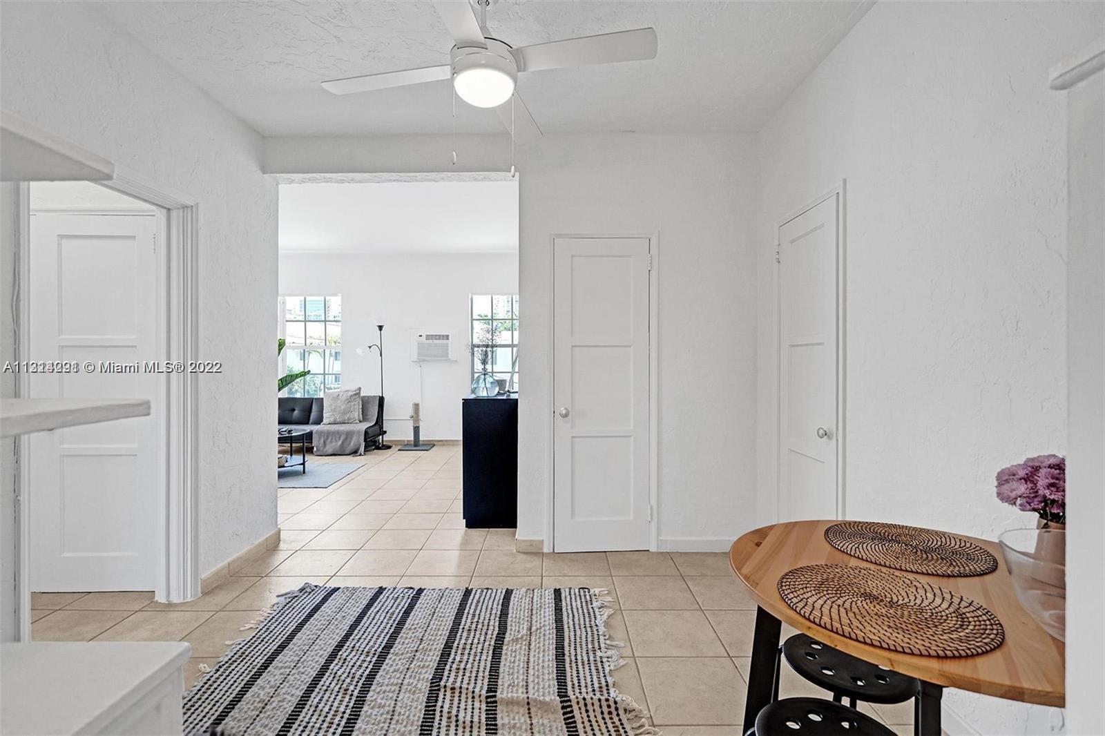 6860 Abbott Ave Unit: 3
