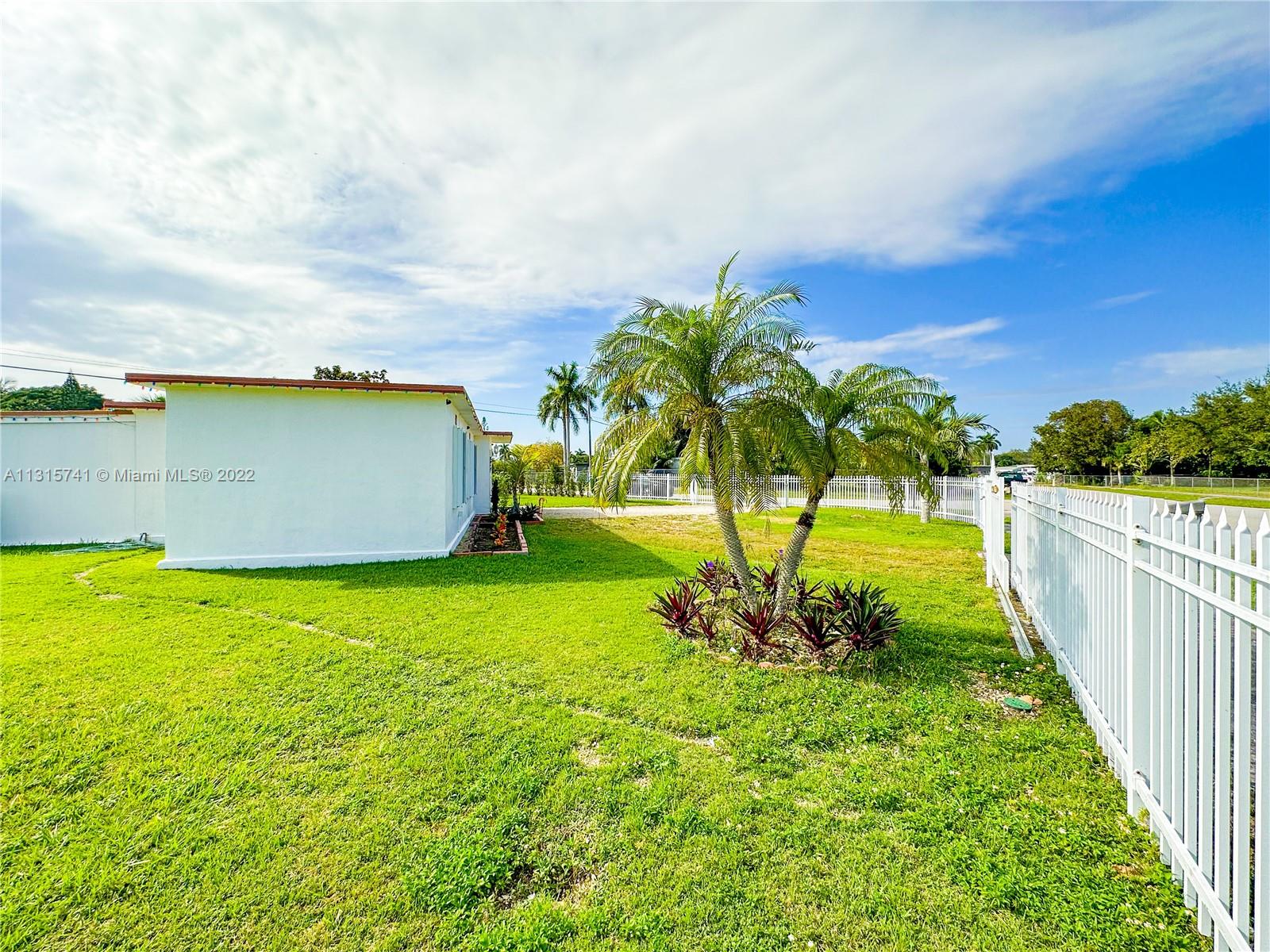 15398 Garfield Dr