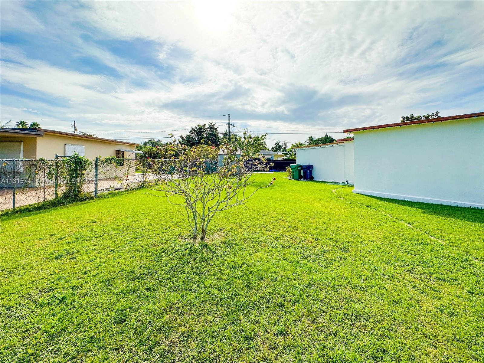 15398 Garfield Dr