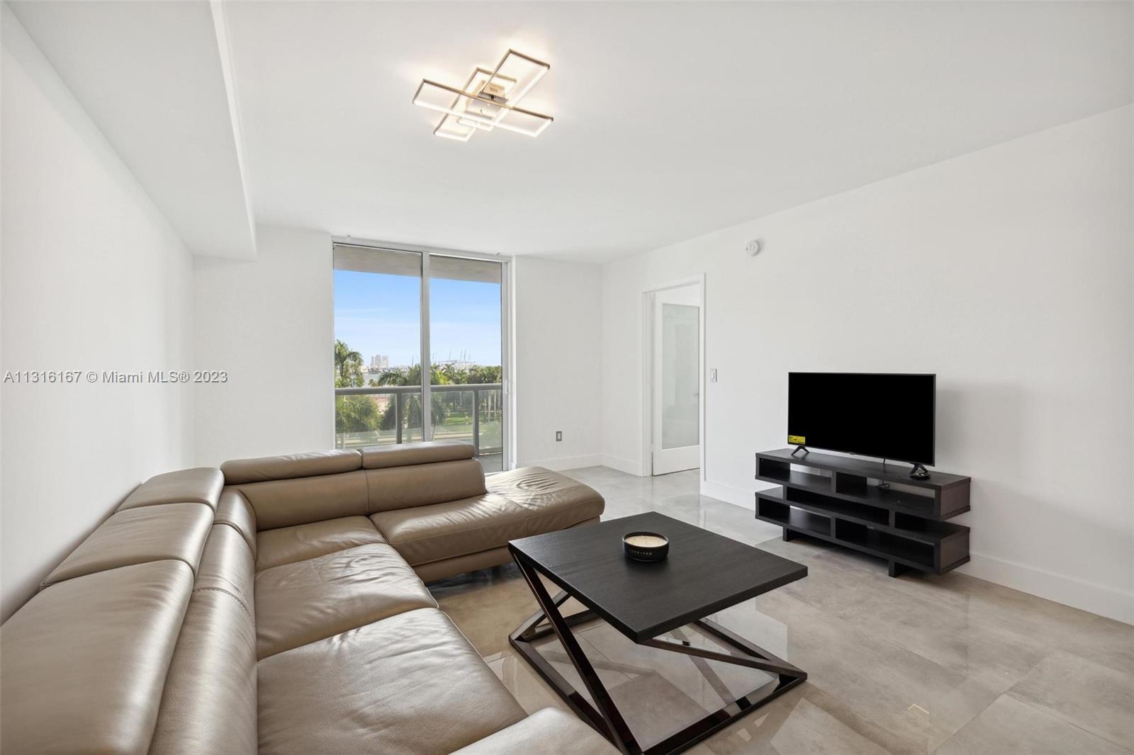 50 Biscayne Blvd Unit: 512