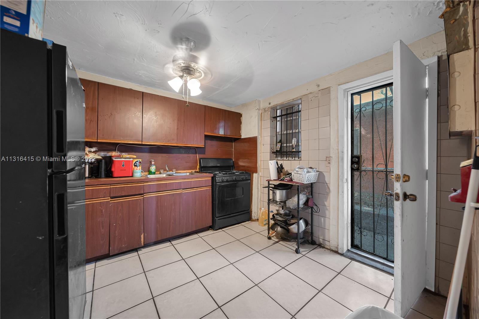 3384 NW 52nd St