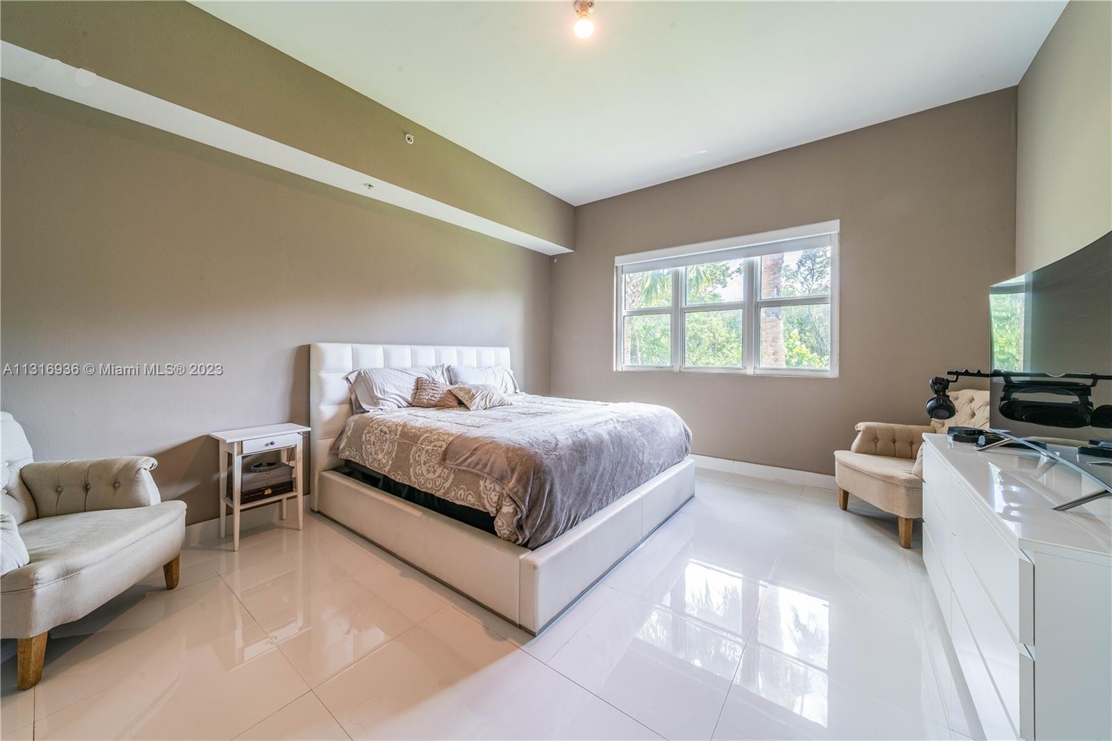 14951 Royal Oaks Ln Unit: 102