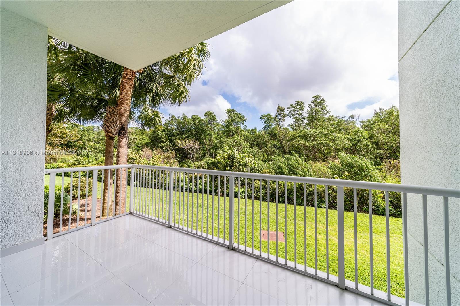 14951 Royal Oaks Ln Unit: 102