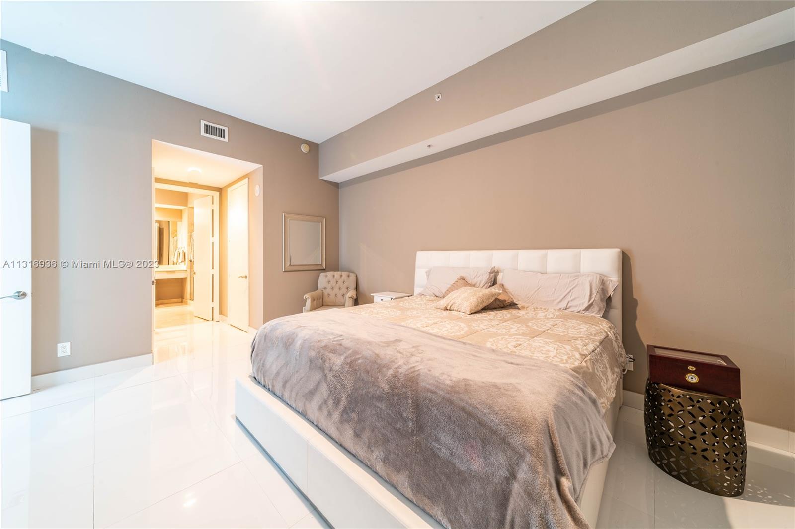 14951 Royal Oaks Ln Unit: 102