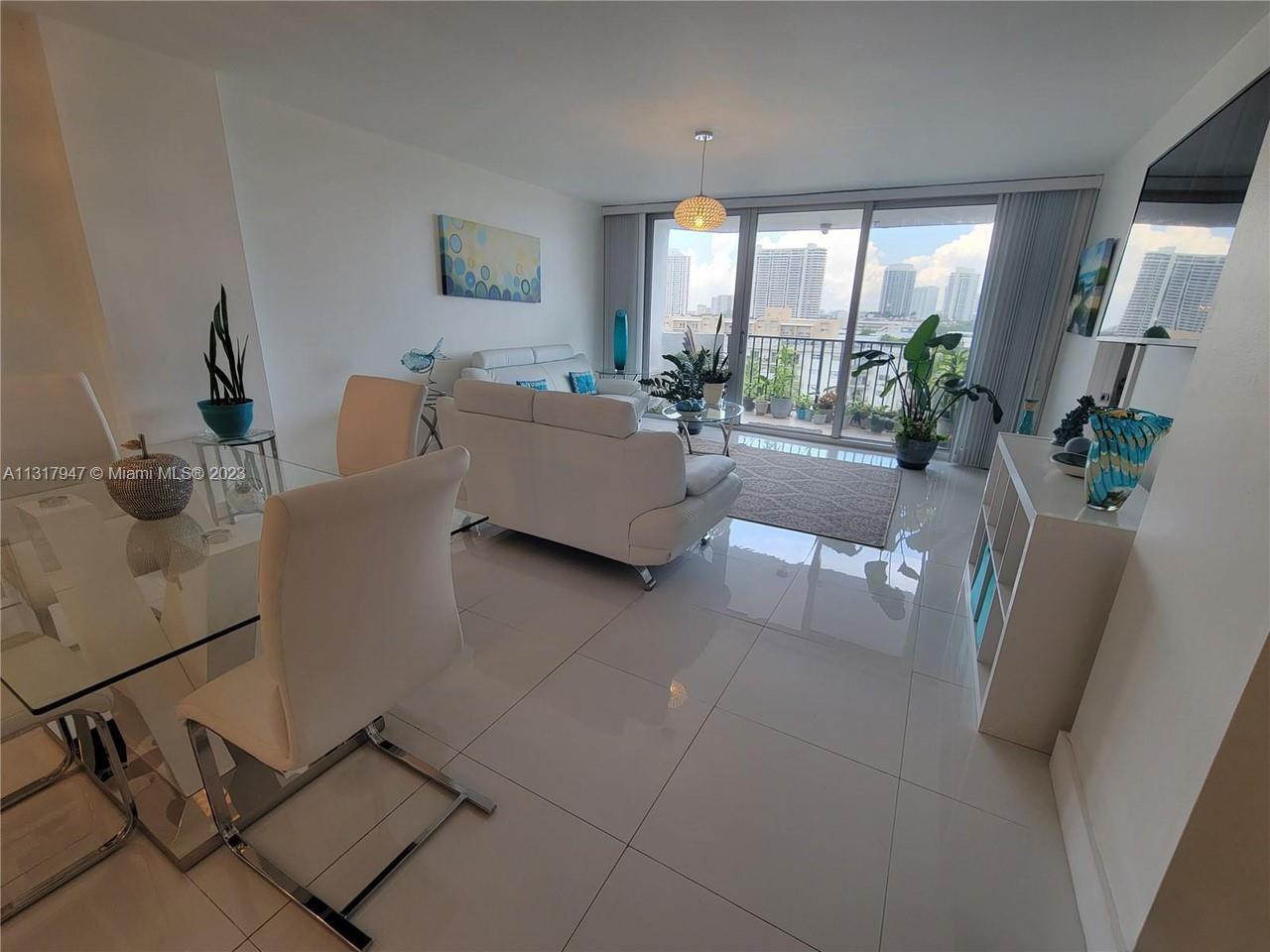 3703 NE 166th St Unit: 808