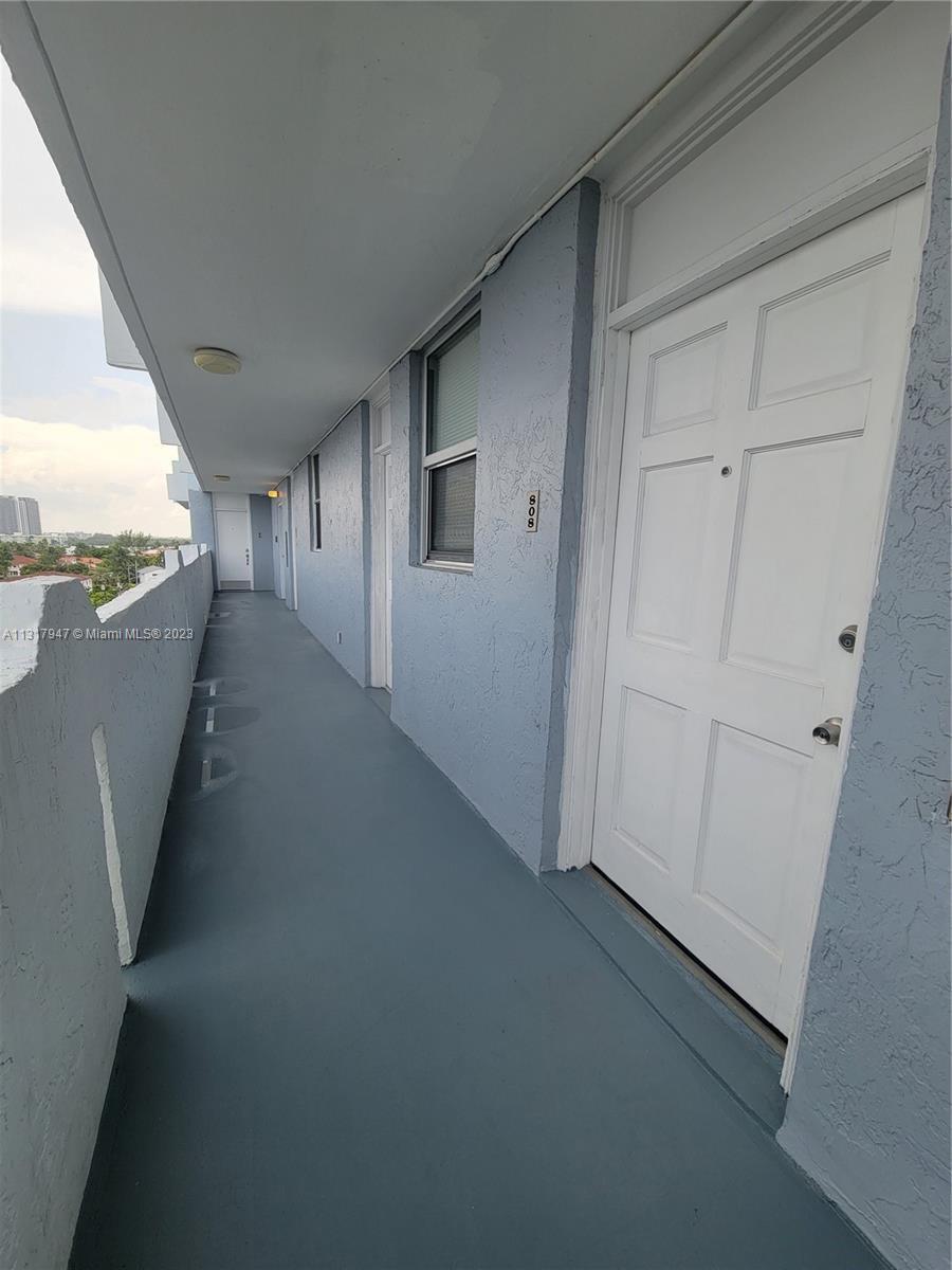 3703 NE 166th St Unit: 808