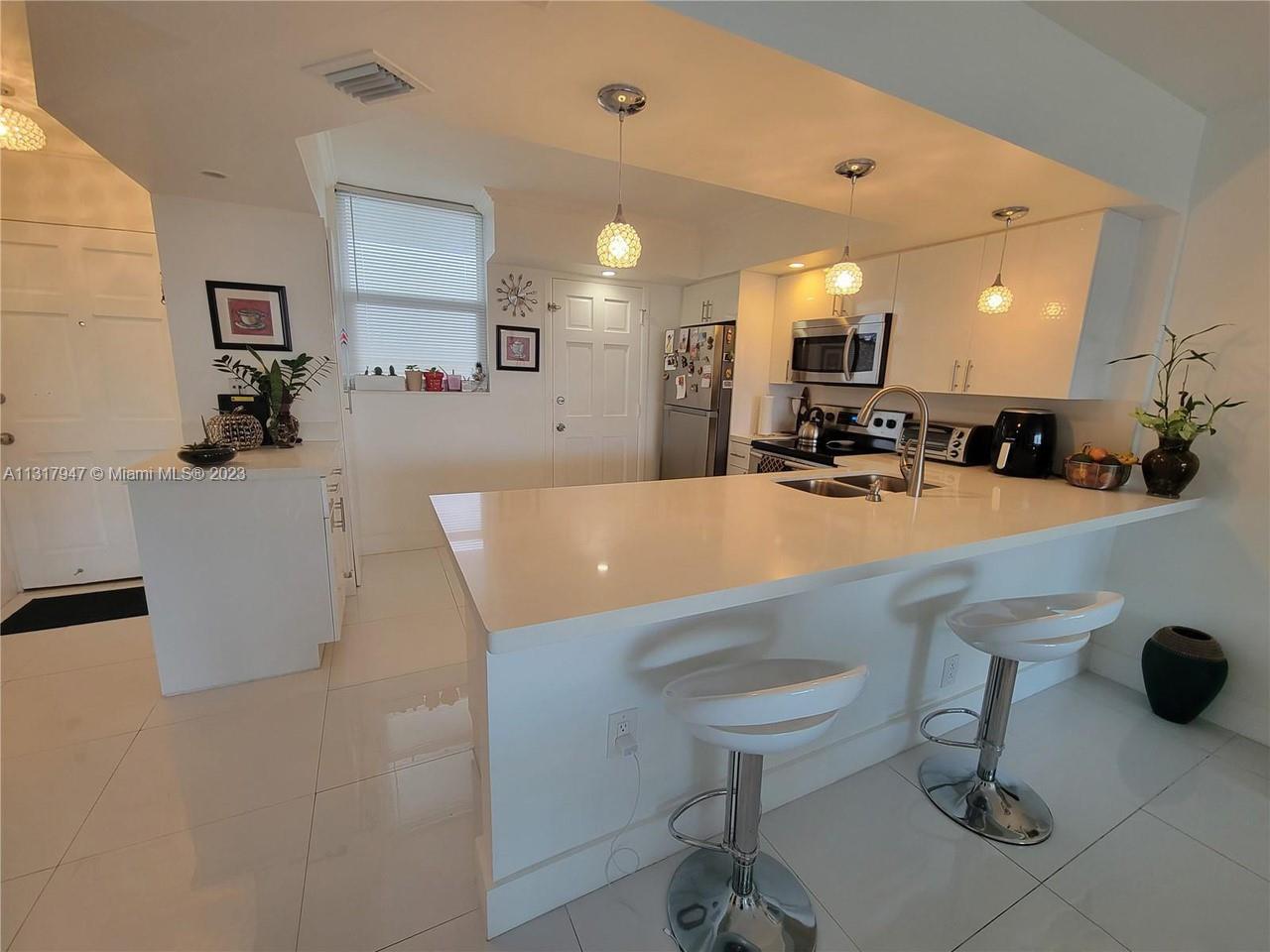 3703 NE 166th St Unit: 808