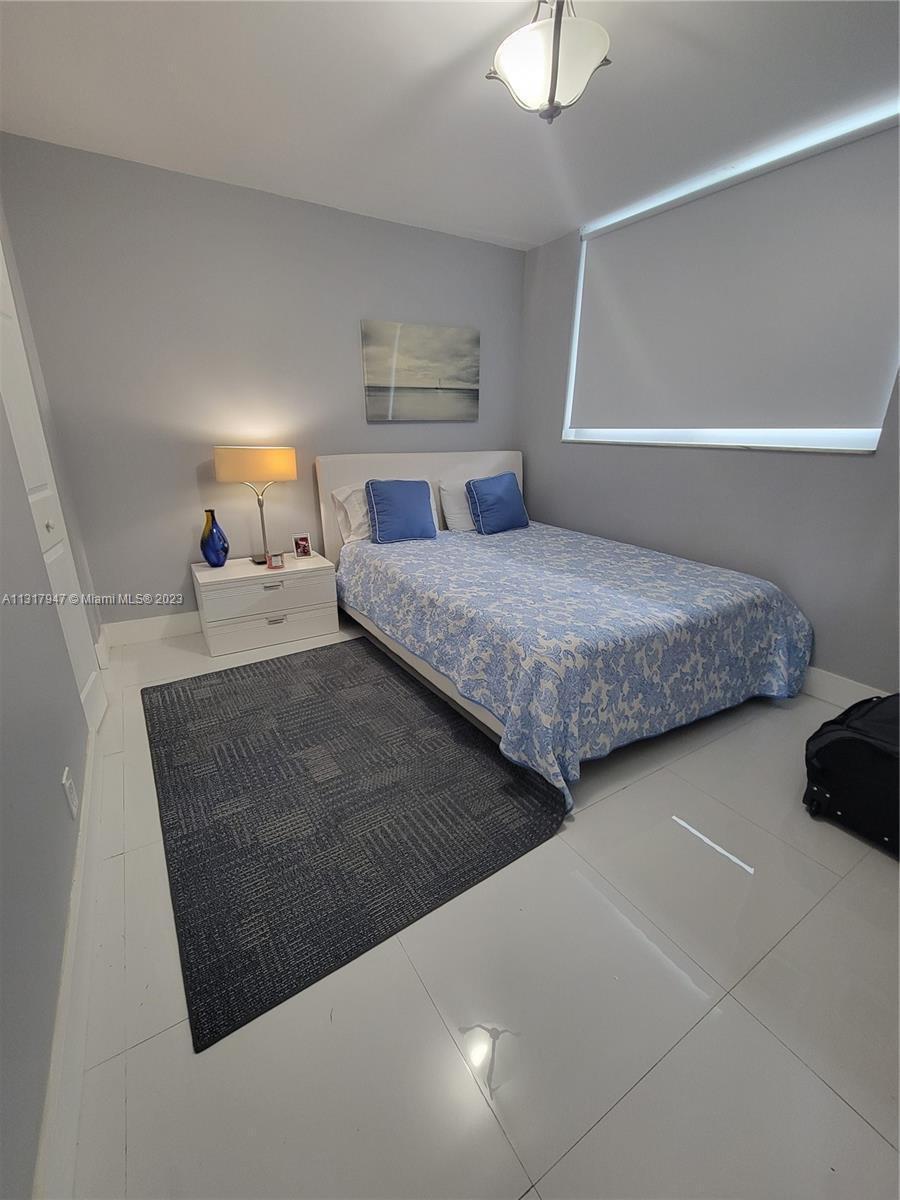 3703 NE 166th St Unit: 808