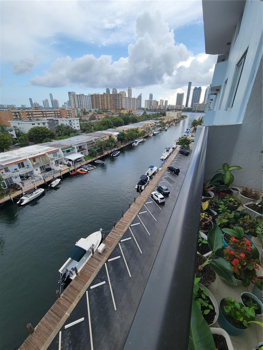3703 NE 166th St Unit: 808