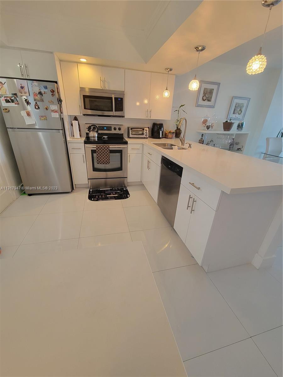3703 NE 166th St Unit: 808
