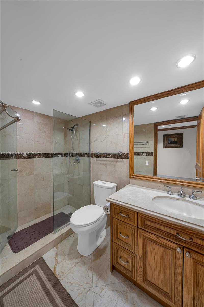 1717 N Bayshore Dr Unit: A-2156