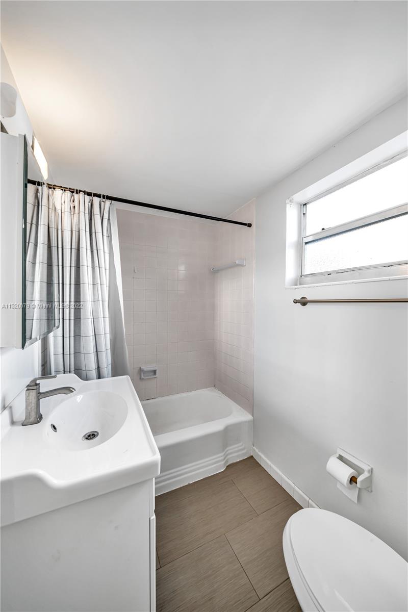 650 Coral Way Unit: 206