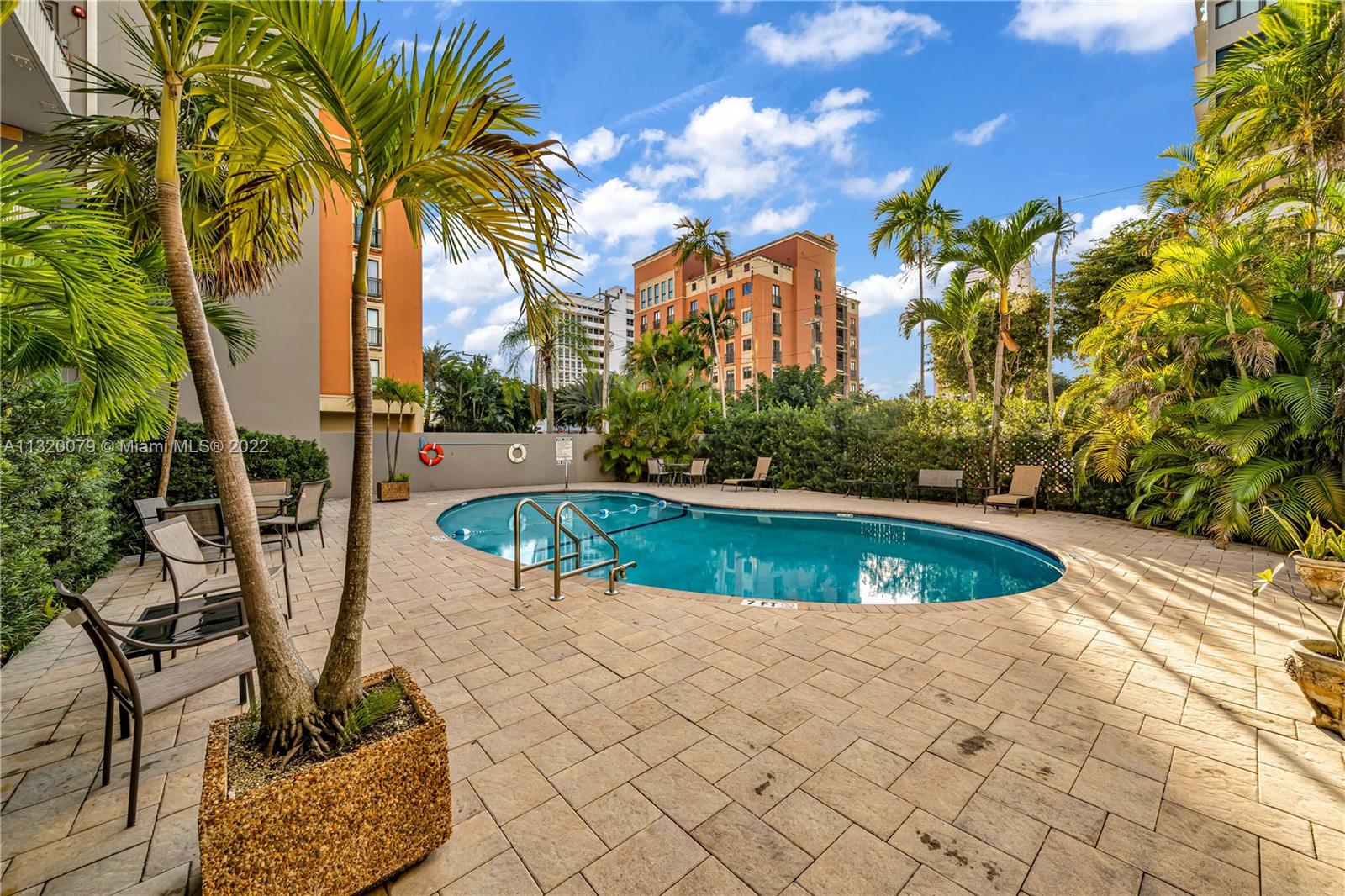 650 Coral Way Unit: 206