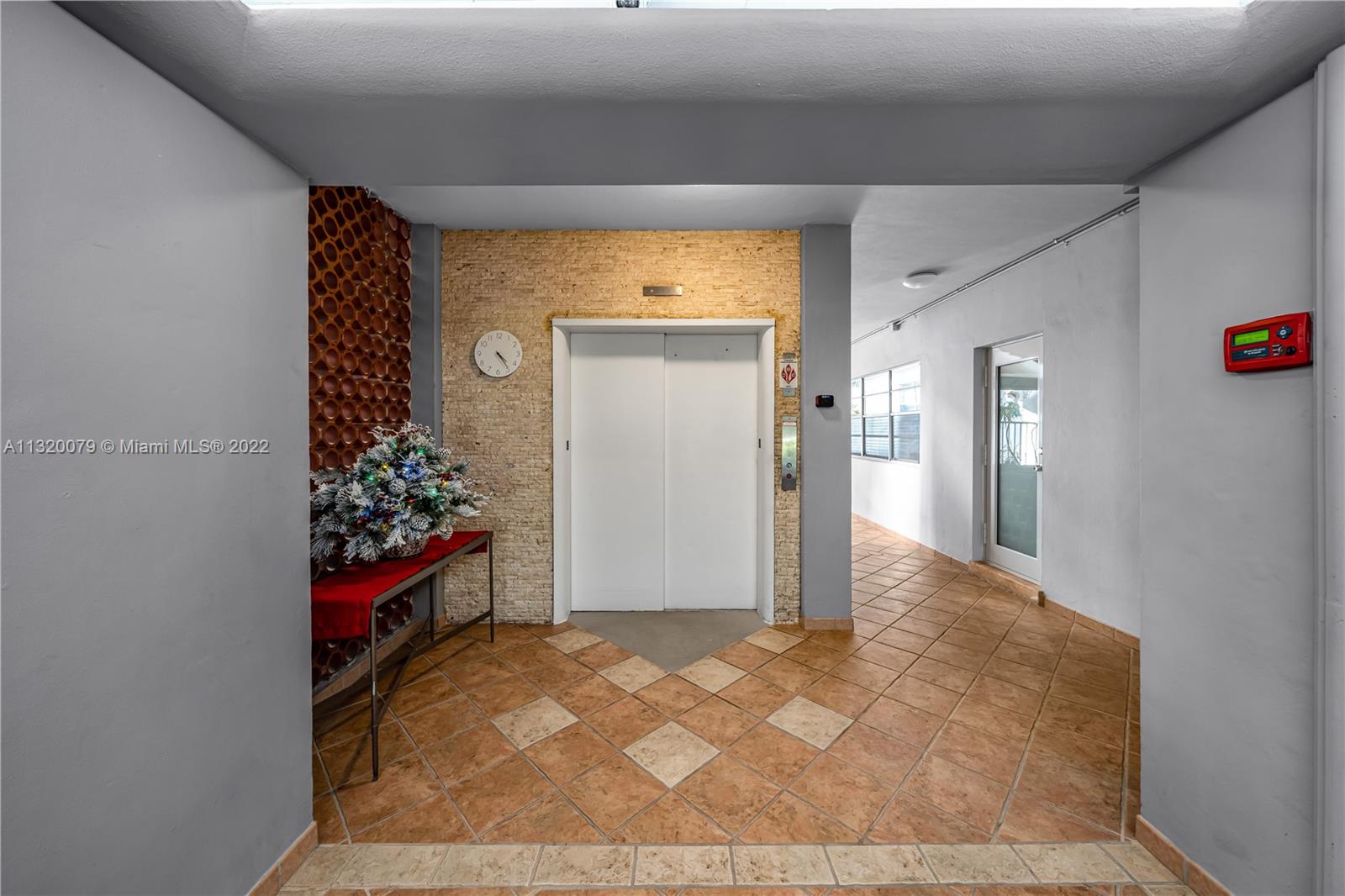 650 Coral Way Unit: 206
