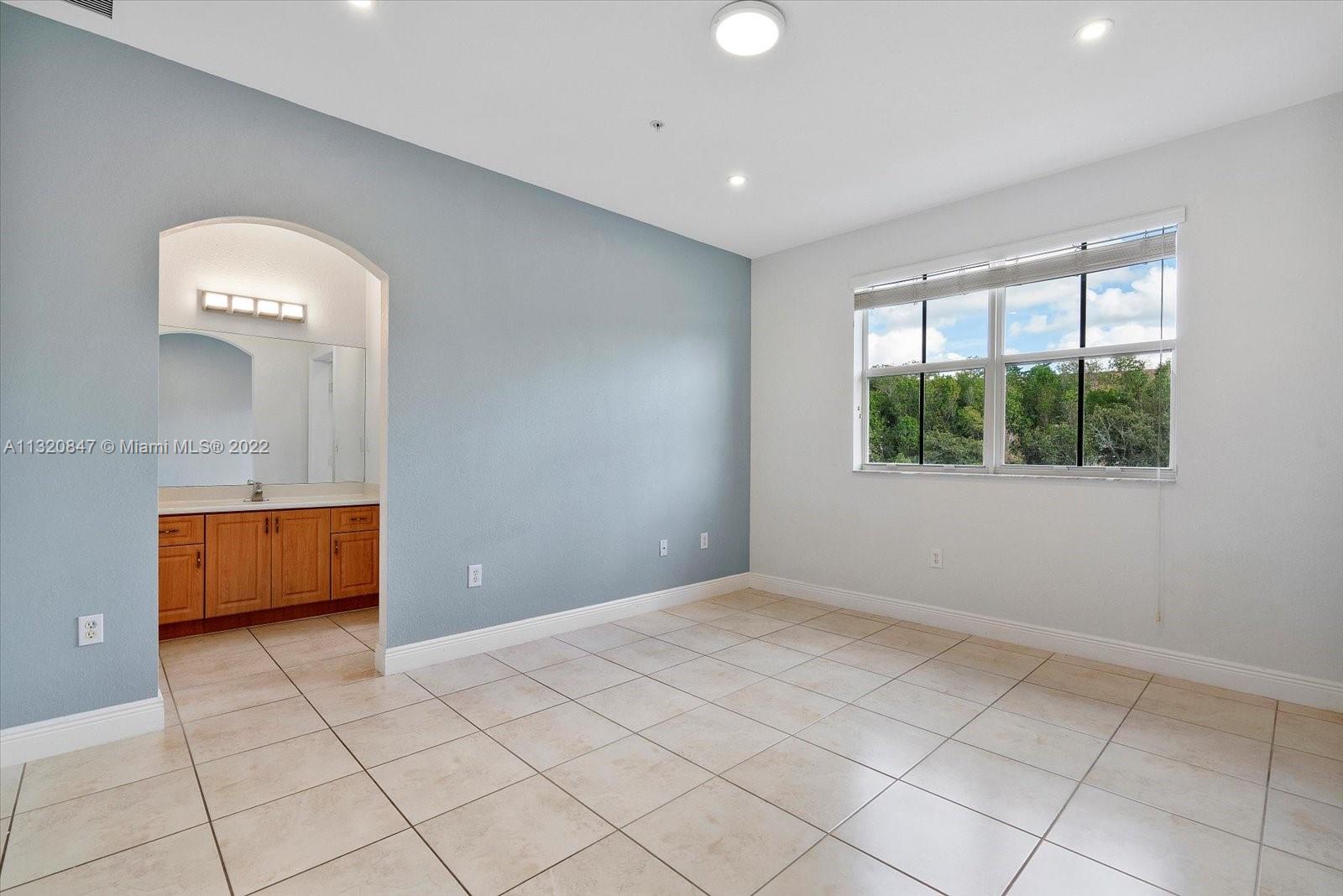 1025 SW 143rd Ave Unit: 1303