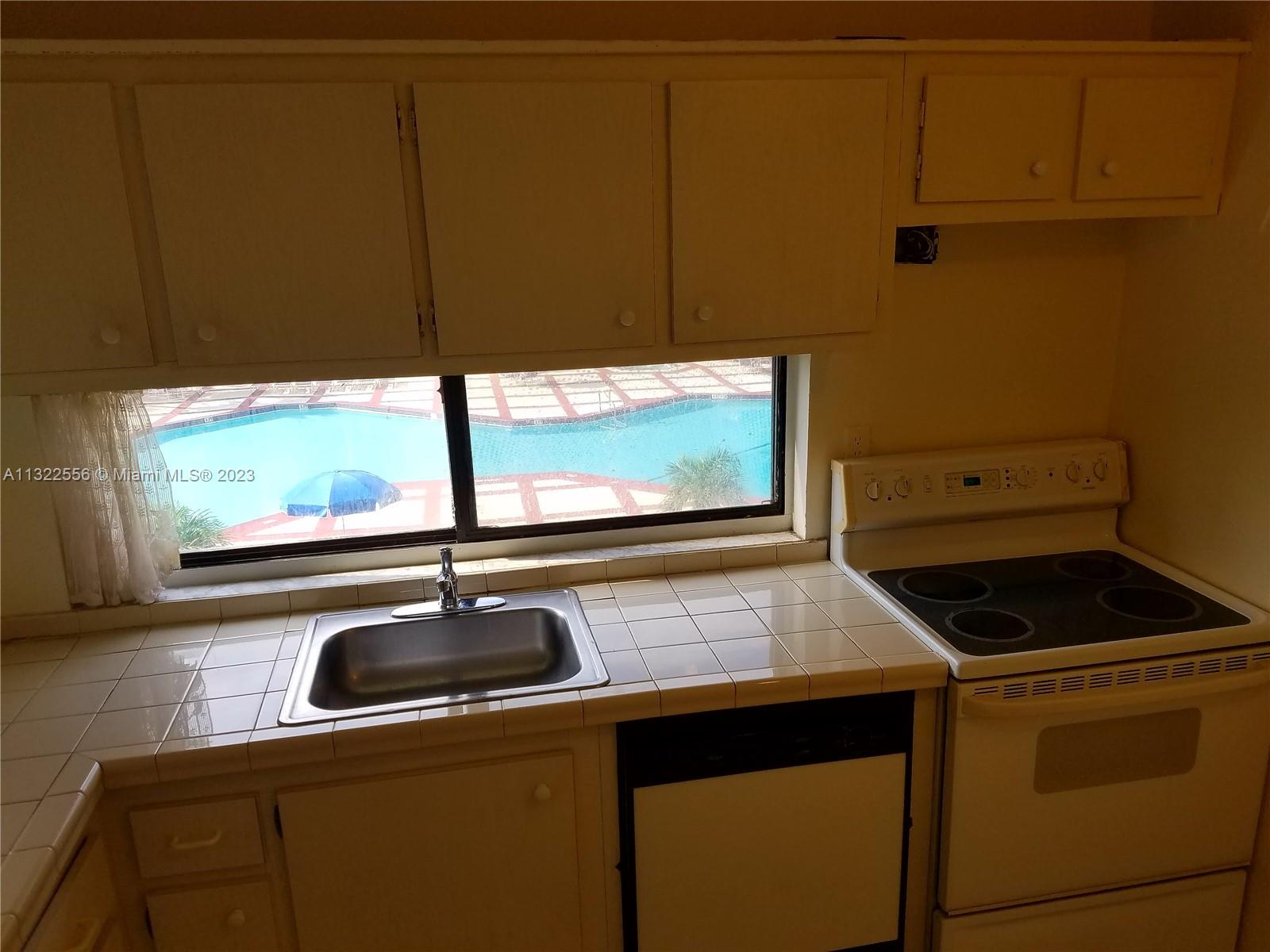 17011 N Bay Rd Unit: 310