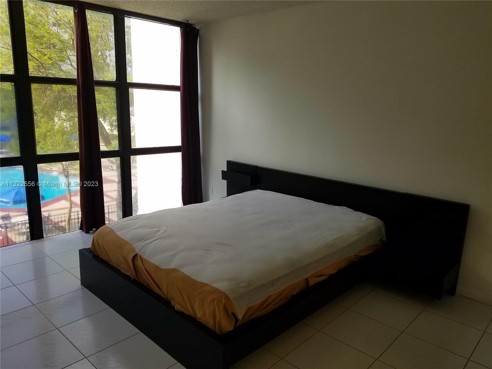 17011 N Bay Rd Unit: 310