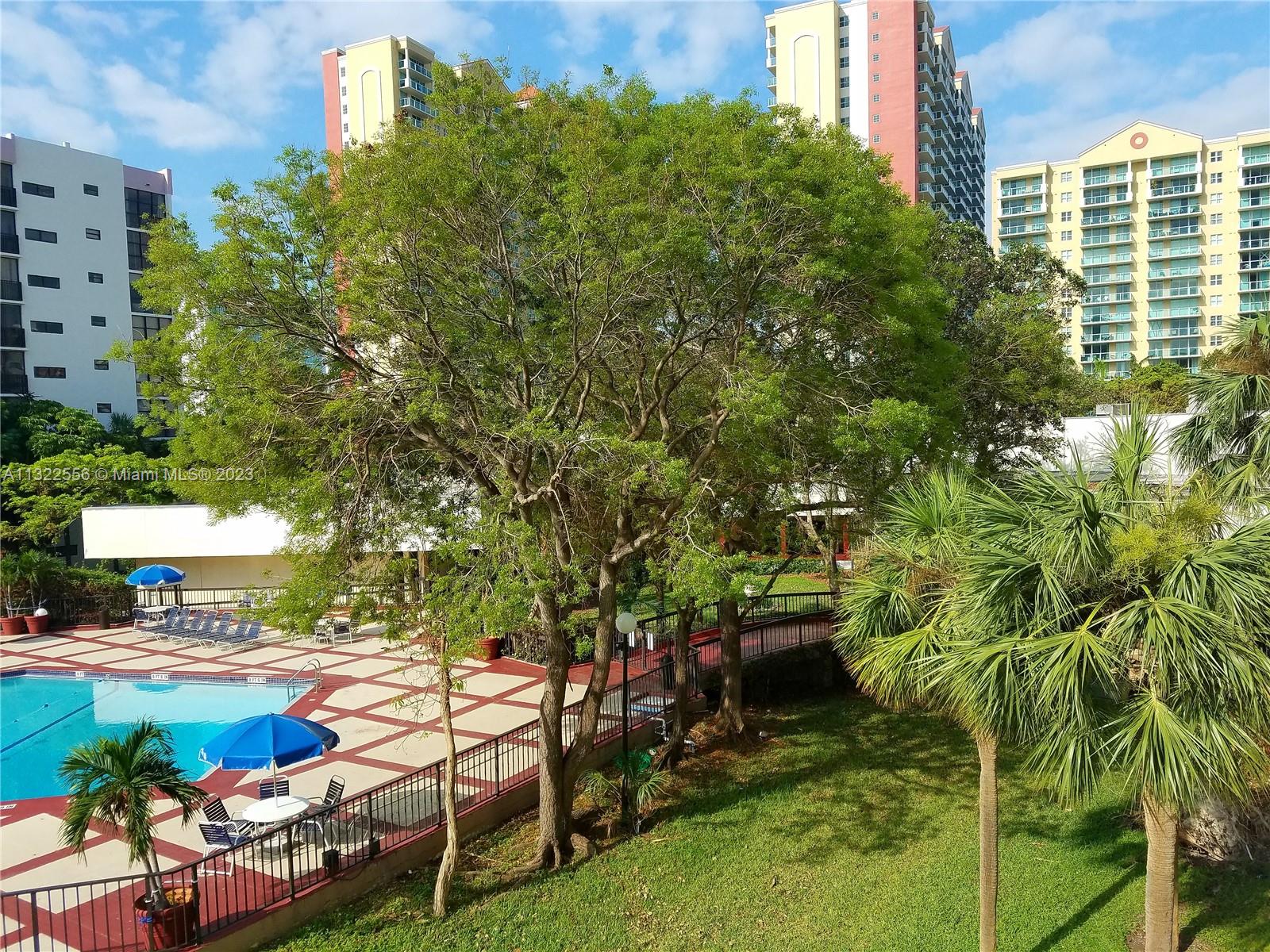 17011 N Bay Rd Unit: 310