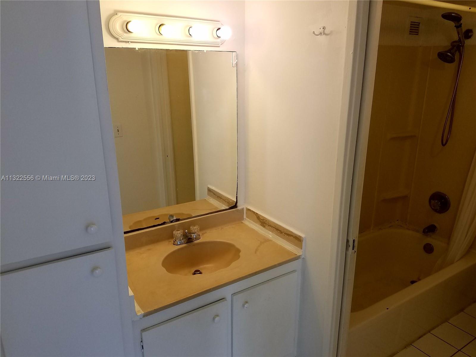 17011 N Bay Rd Unit: 310