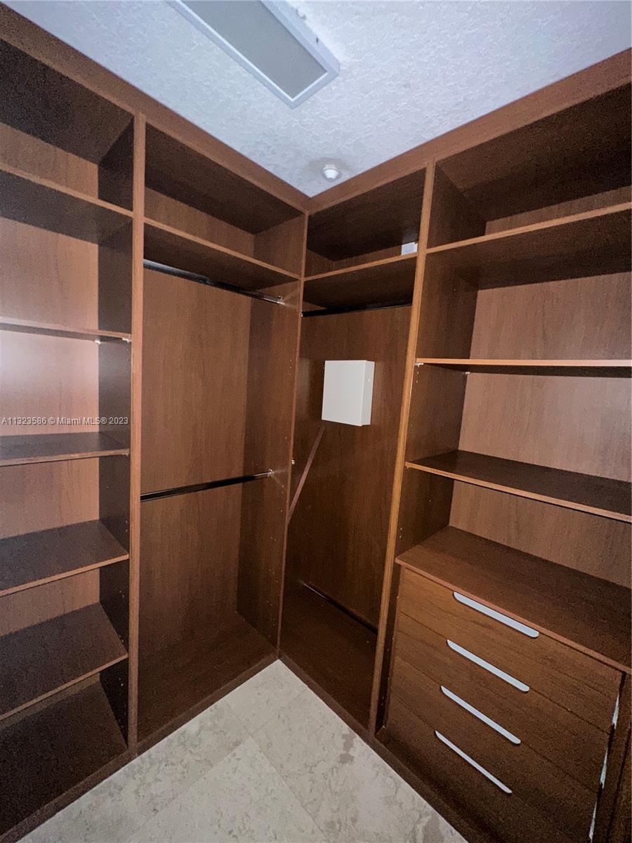 10730 NW 66th St Unit: 109
