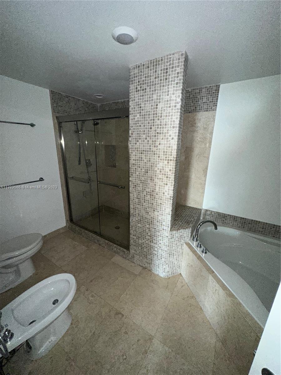 10730 NW 66th St Unit: 109