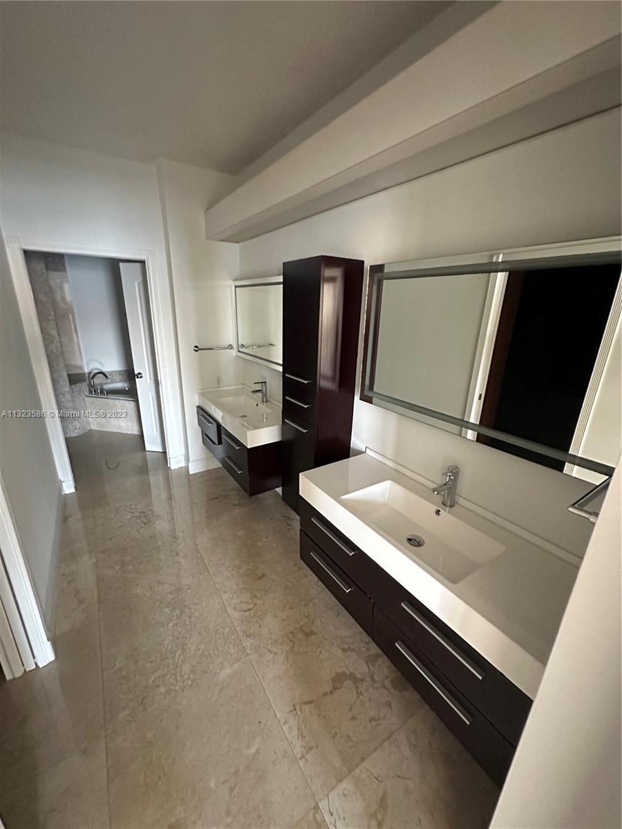 10730 NW 66th St Unit: 109
