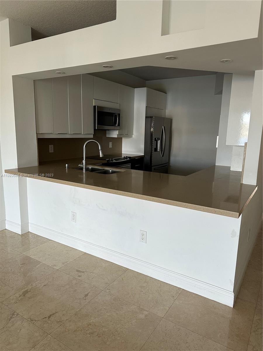 10730 NW 66th St Unit: 109