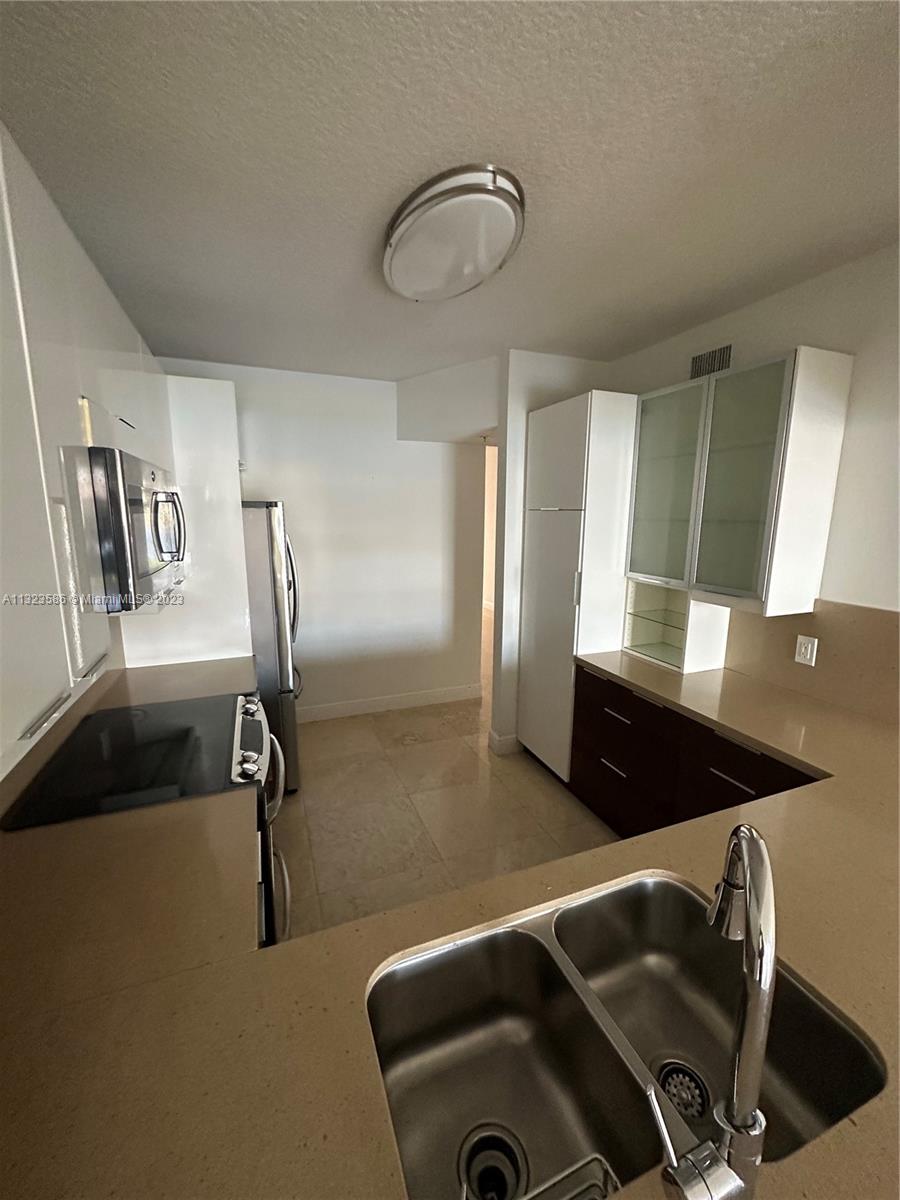 10730 NW 66th St Unit: 109