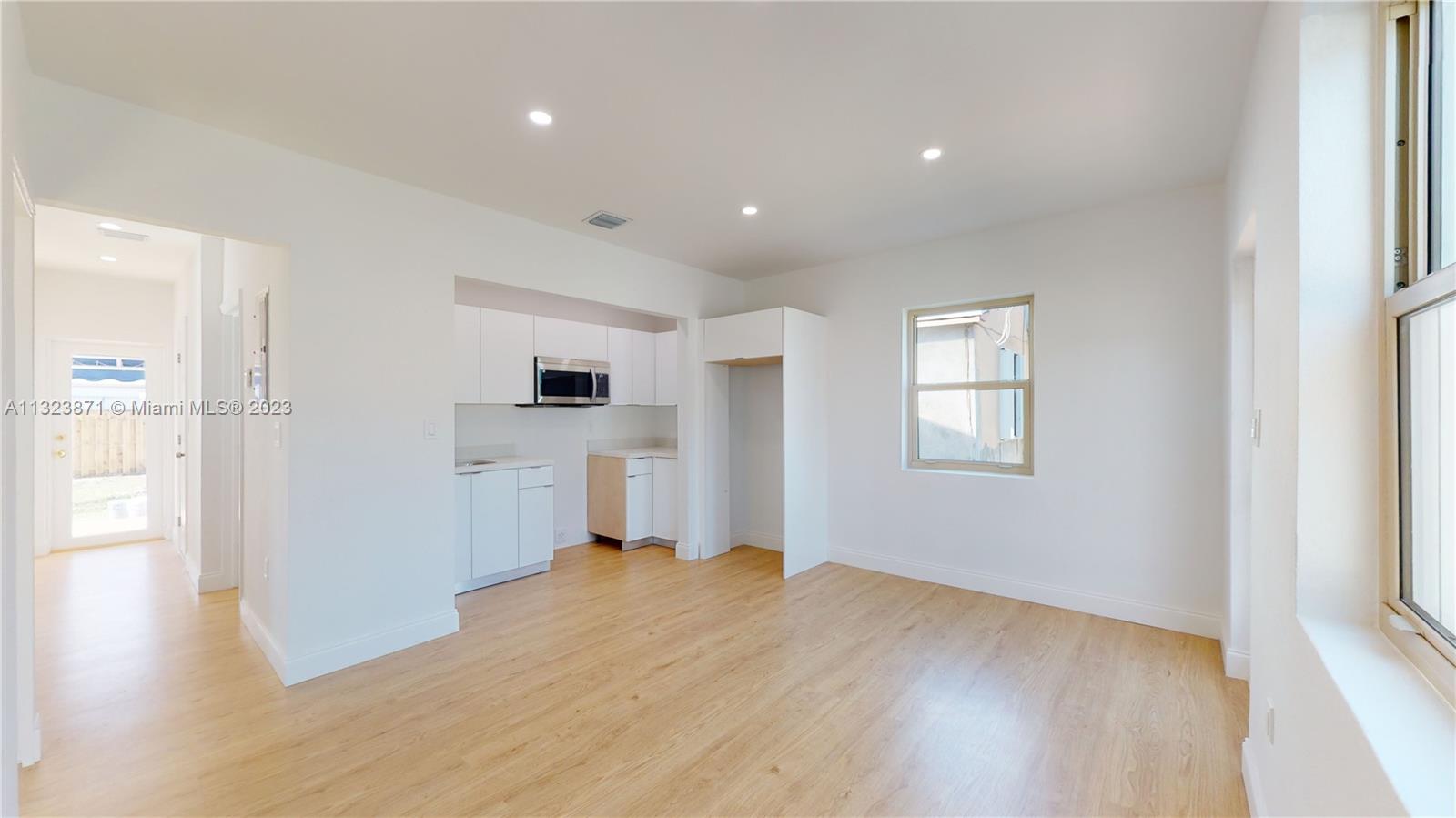 6844 NW 6th Ct