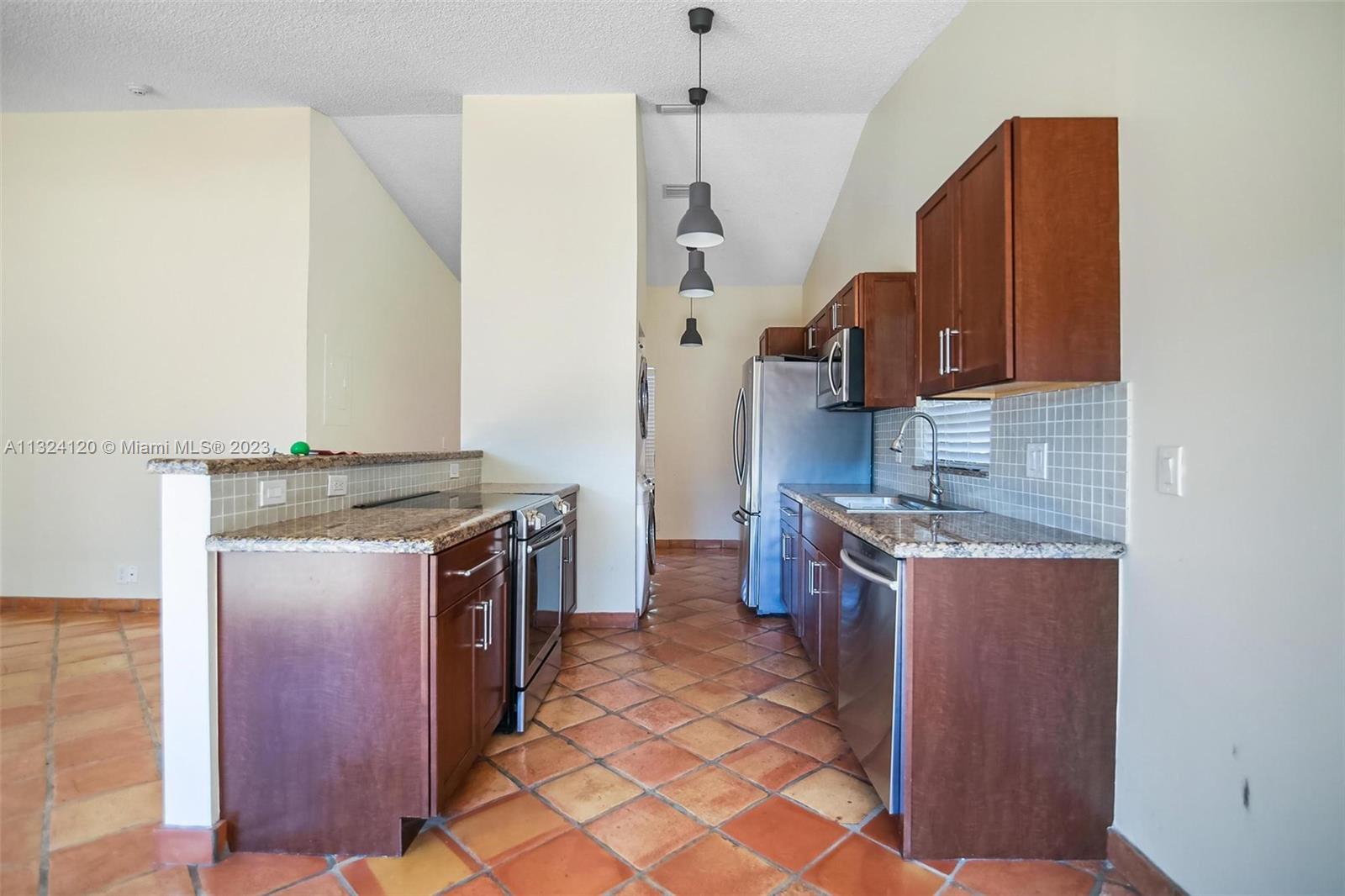 11300 SW 115th Ter Unit: 11300