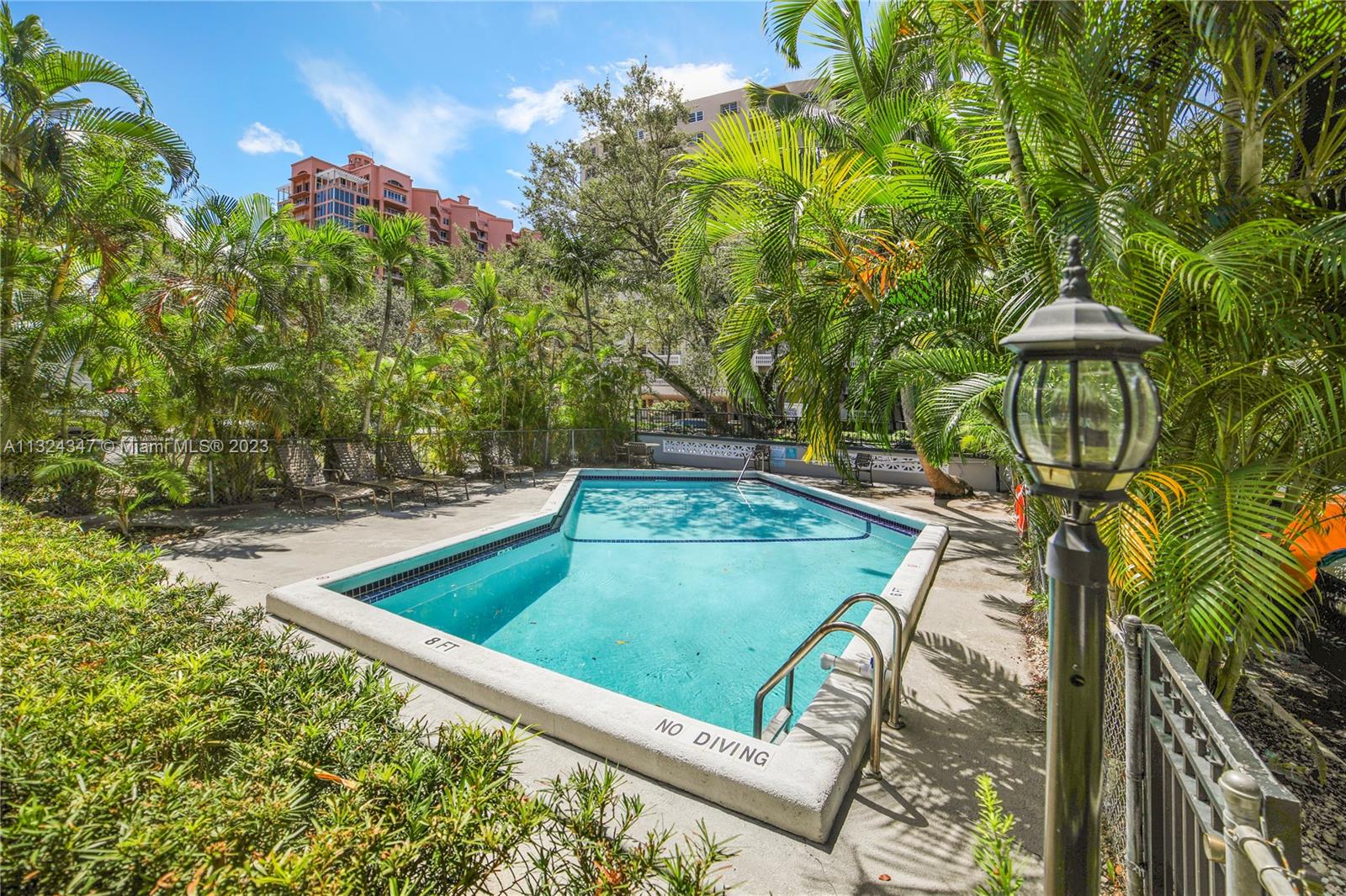 95 Edgewater Dr Unit: 203