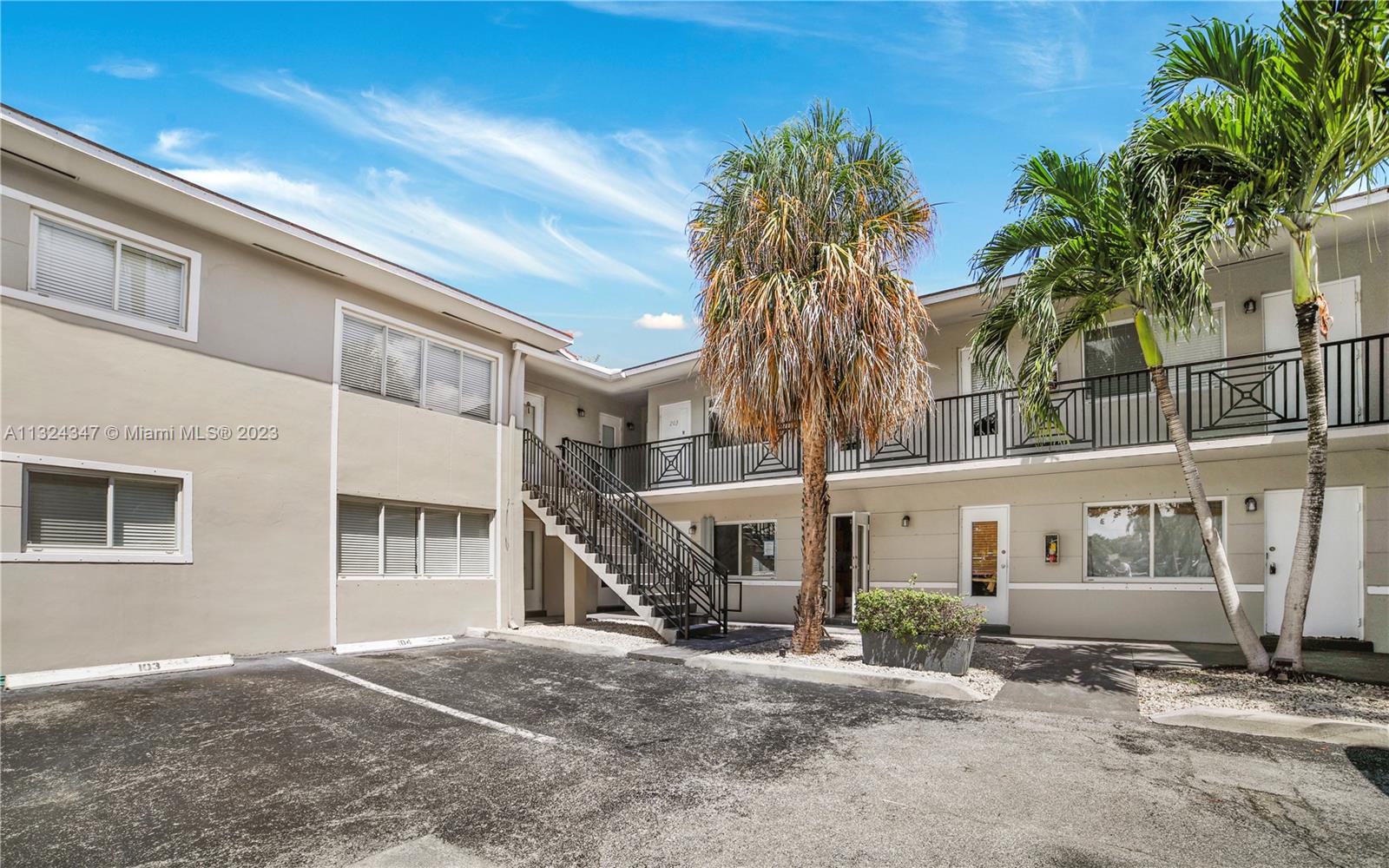 95 Edgewater Dr Unit: 203