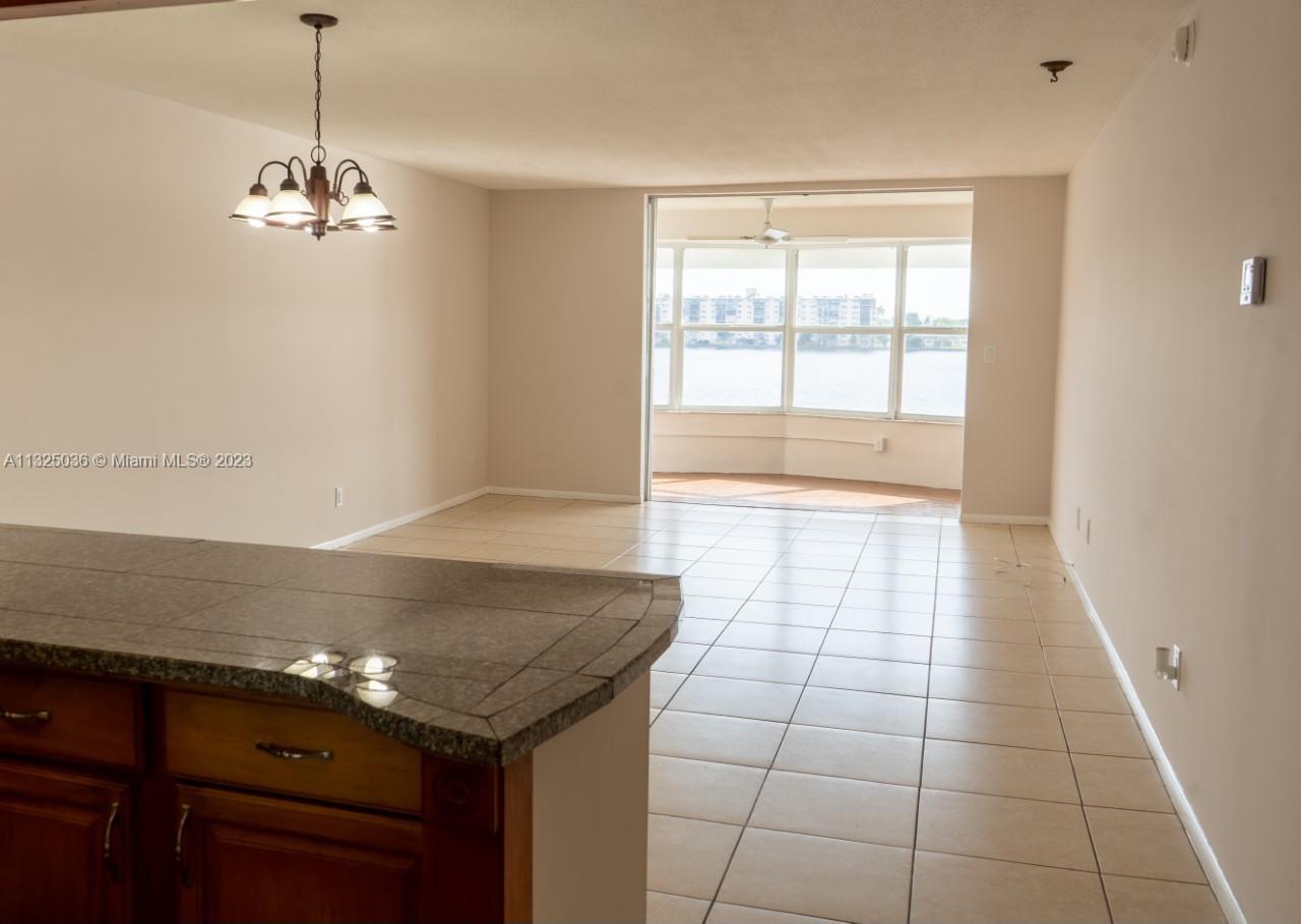 1100 NE 191st St Unit: 43