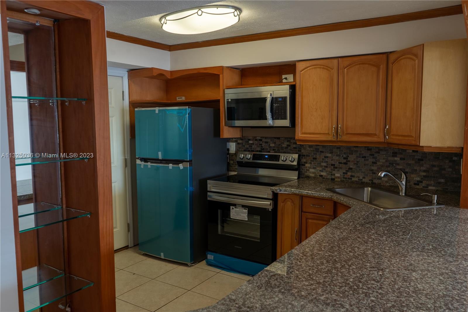 1100 NE 191st St Unit: 43