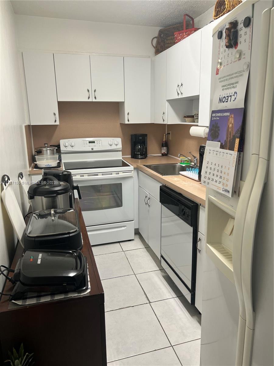 4805 NW 7th St Unit: 109-15