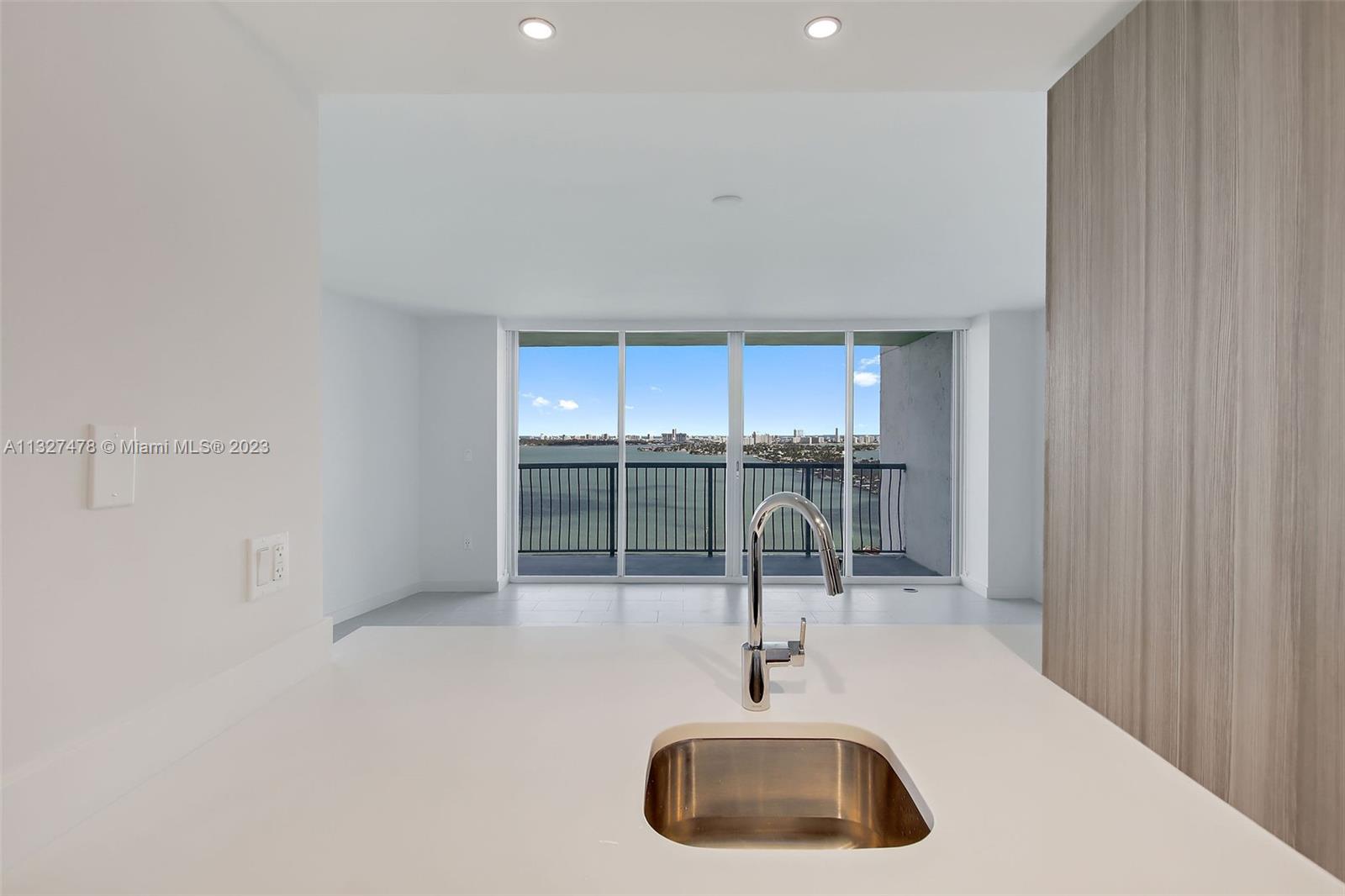1756 N Bayshore Dr Unit: 29A