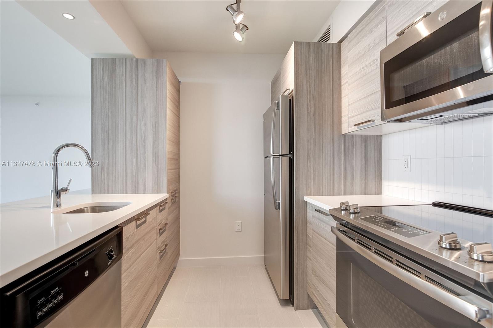 1756 N Bayshore Dr Unit: 29A