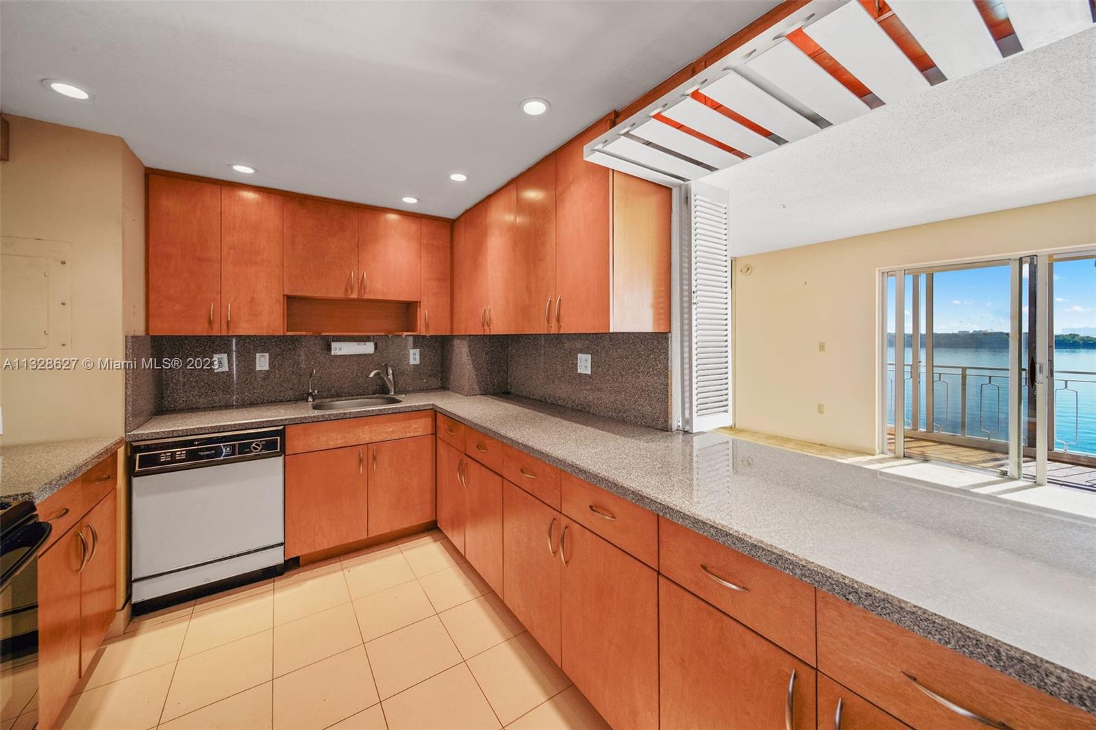 11111 Biscayne Blvd Unit: 5B