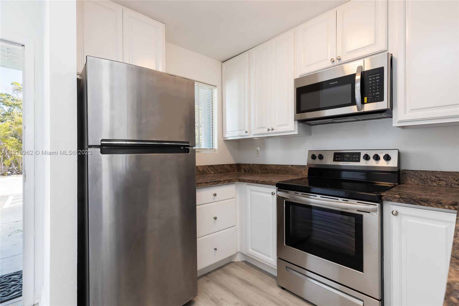 98461 Windward Ave Unit: 98461