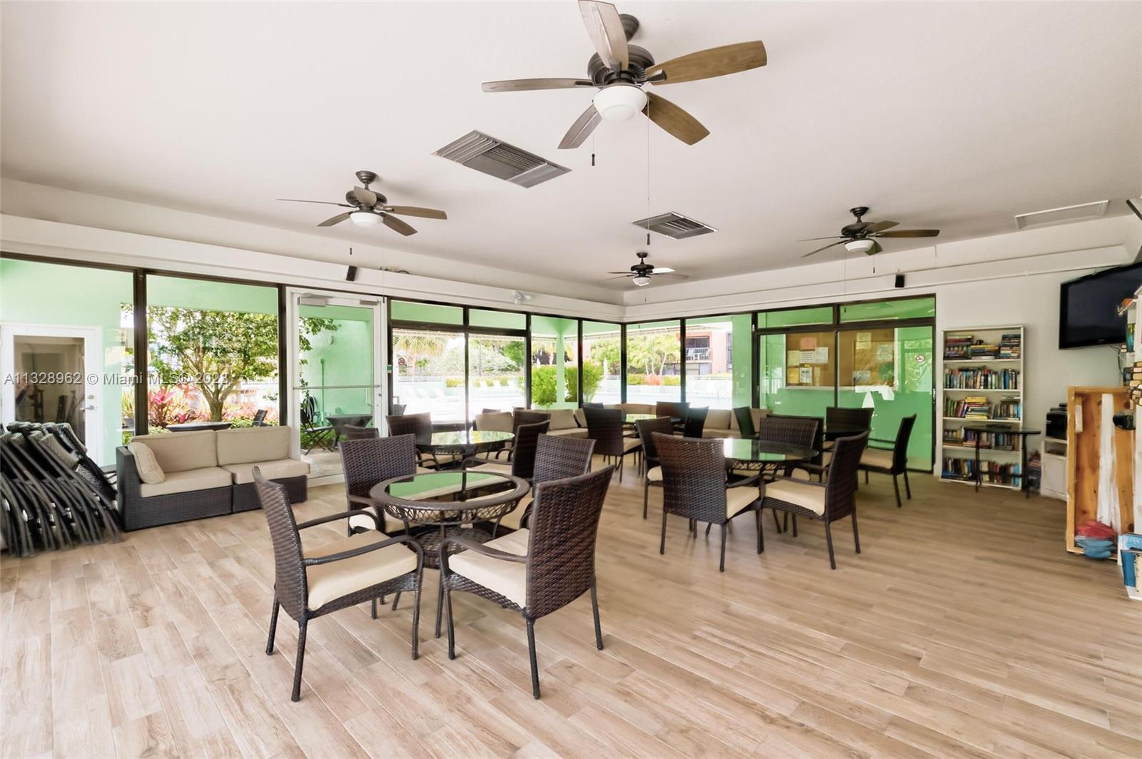 98461 Windward Ave Unit: 98461