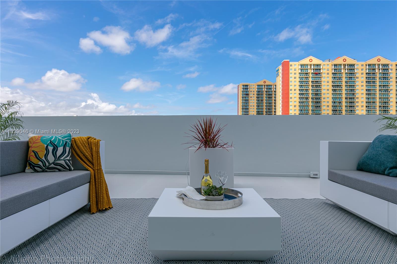 400 Sunny Isles Blvd Unit: 622