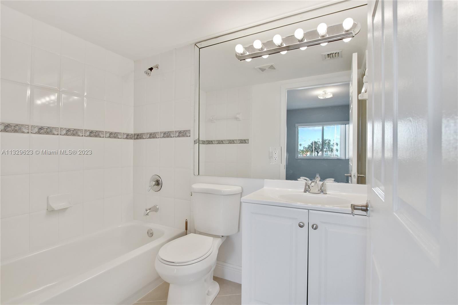 2415 NW 16th St Rd Unit: 212-1