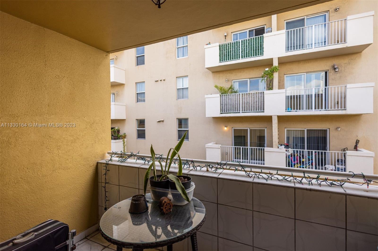 546 SW 1st St Unit: 609