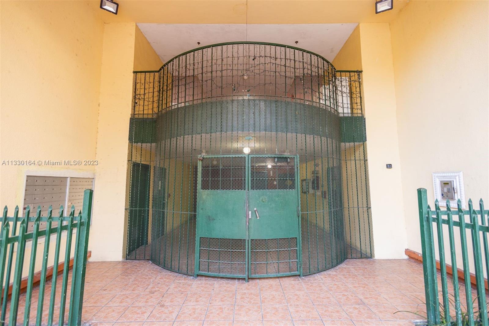 546 SW 1st St Unit: 609