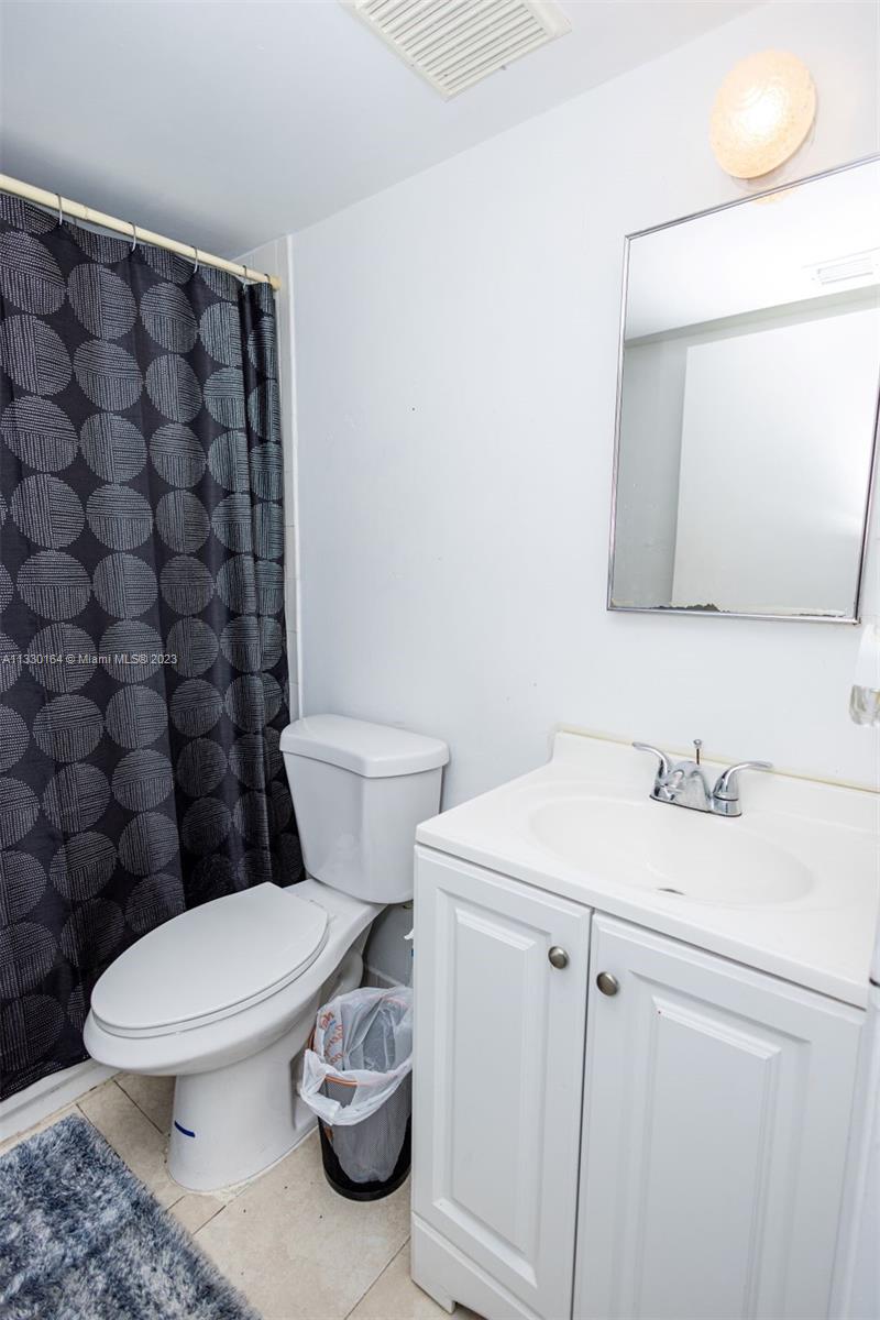 546 SW 1st St Unit: 609