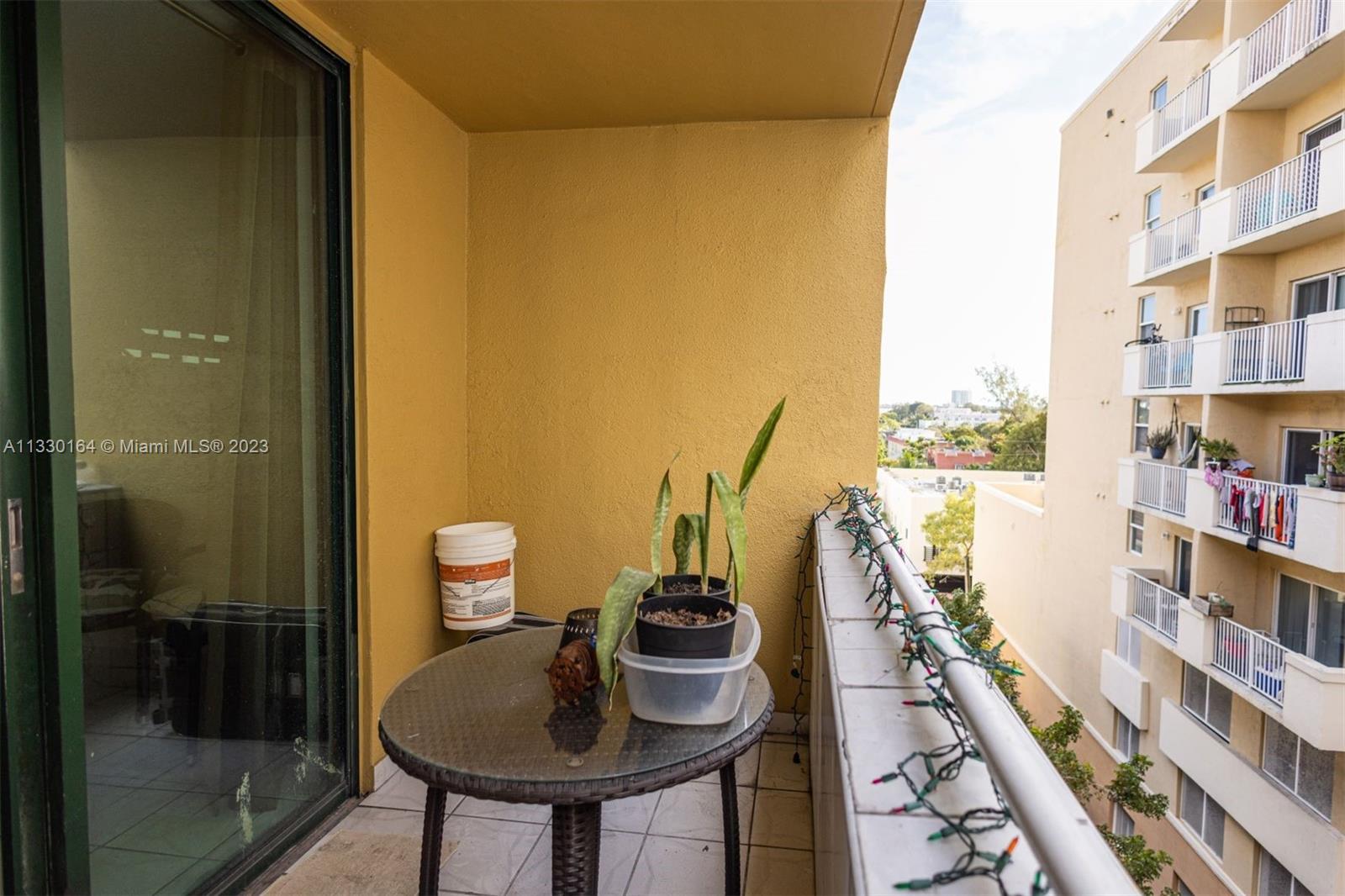 546 SW 1st St Unit: 609