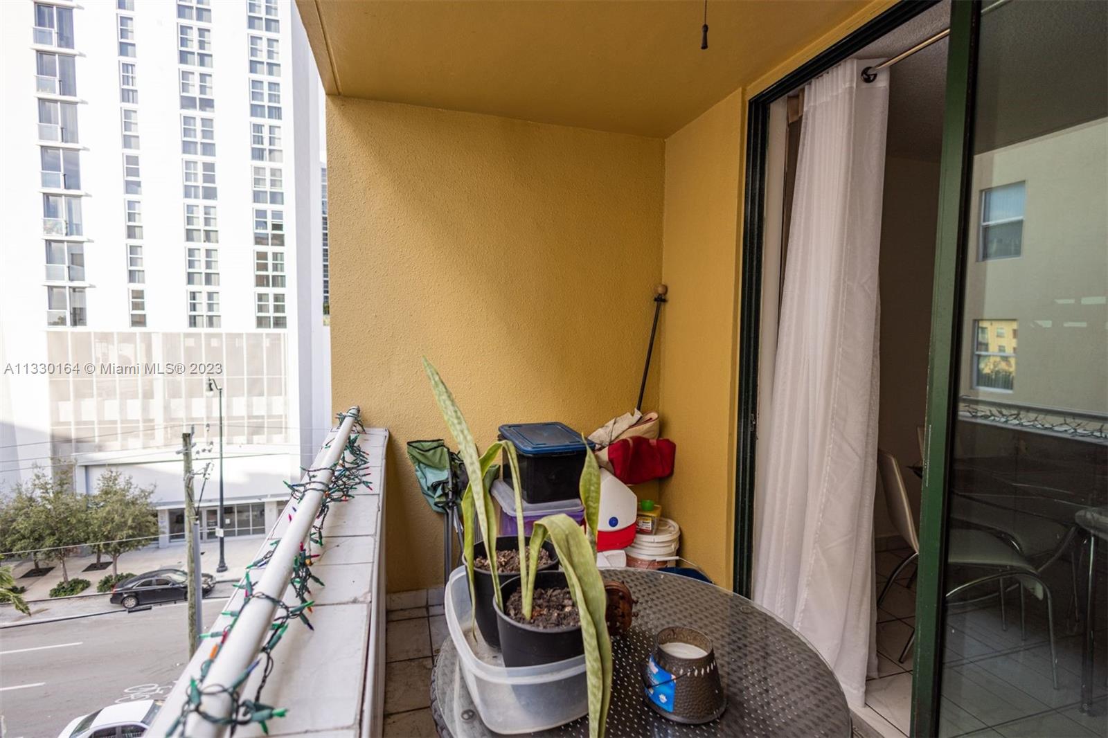 546 SW 1st St Unit: 609