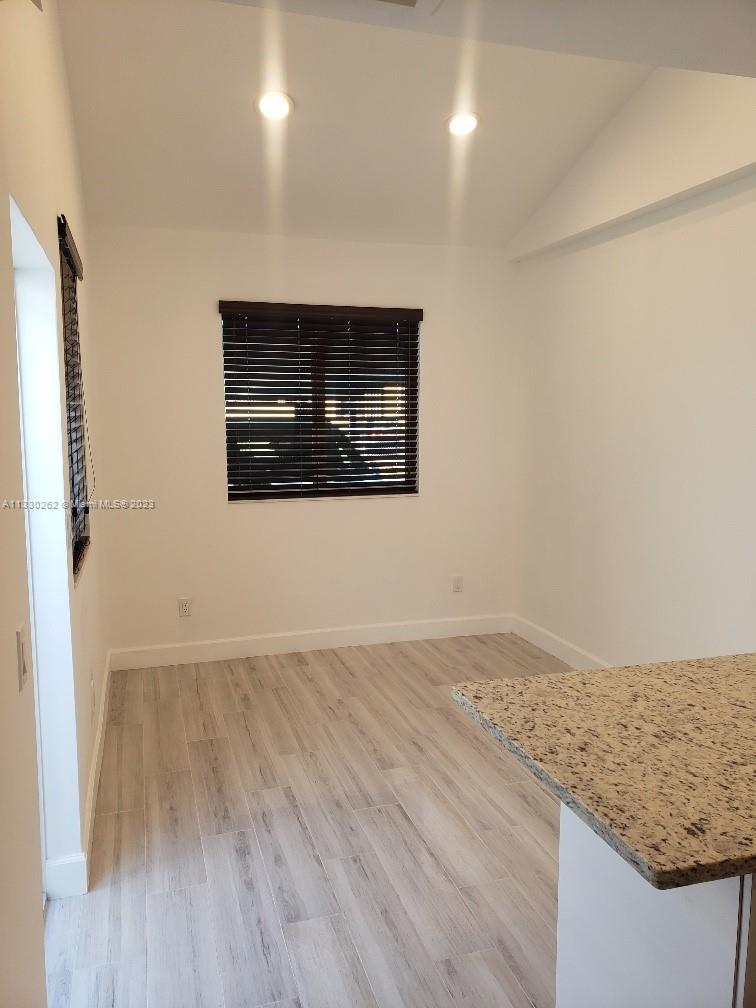 974 SW 9th St Unit: eff