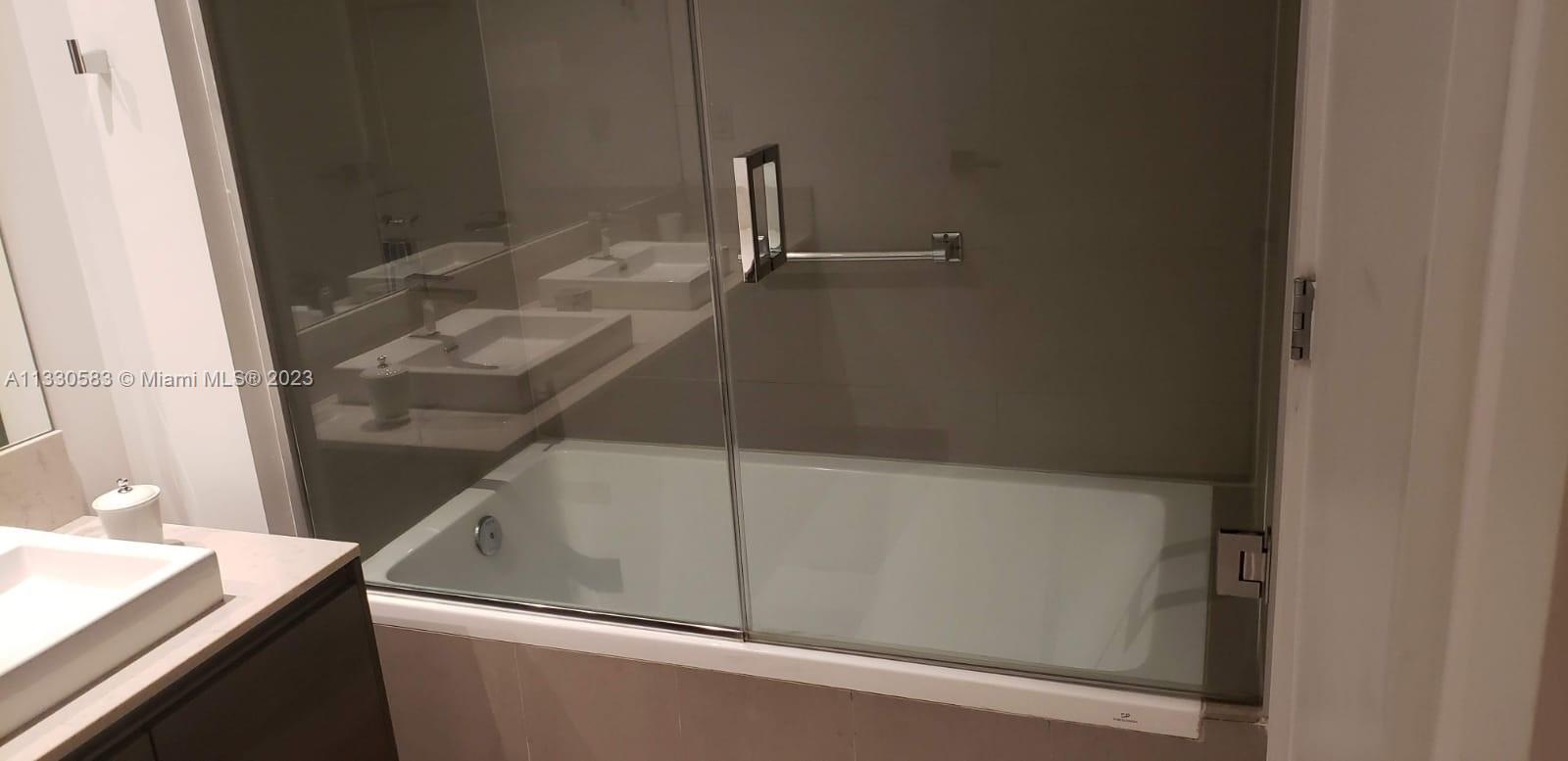 1080 Brickell Ave Unit: 2004